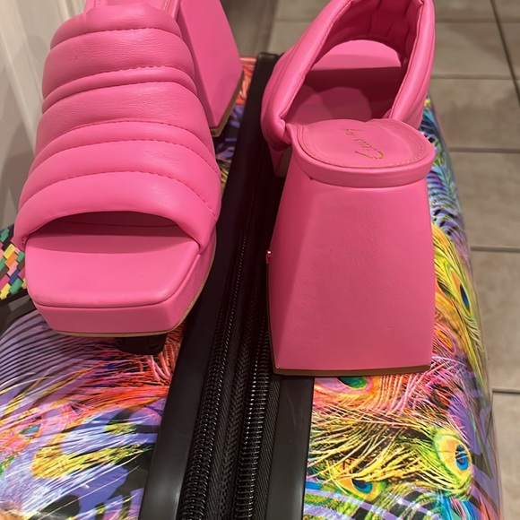 Circus by Sam Edelman Barbie Pink Platform Sandals NWT - Picture 5 of 6